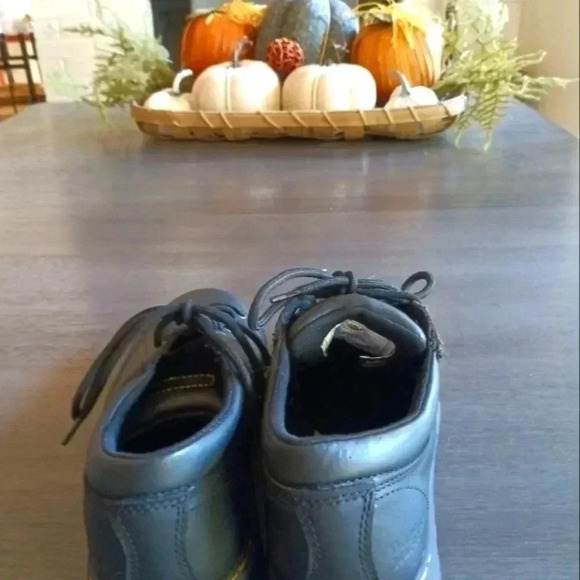 Dr. Martens Slip Restaurant Shoes NWOT - Picture 4 of 7